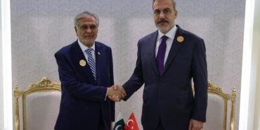Bakan-Fidan-Pakistanli-mevkidasi-Dar-ile-gorustu-featured