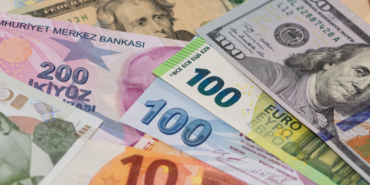 Dolar-durmak-bilmiyor-Bir-rekor-daha-kirdi-featured-2