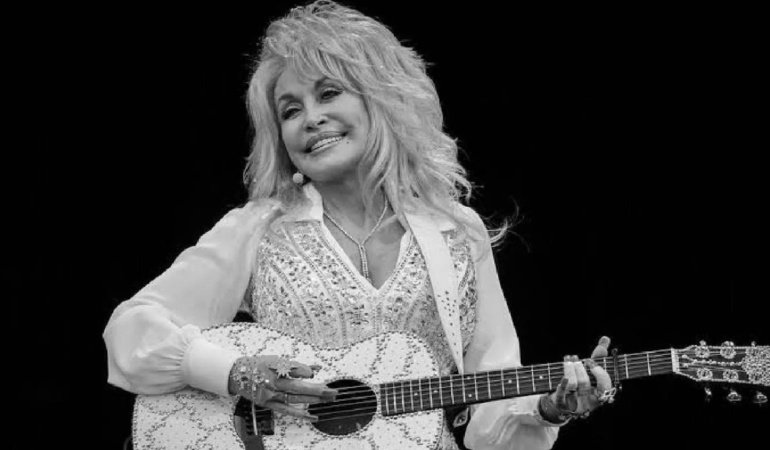 Dolly Parton yaşamını yitirdi: ABD'de bayraklar bir hafta yarıya indirilecek