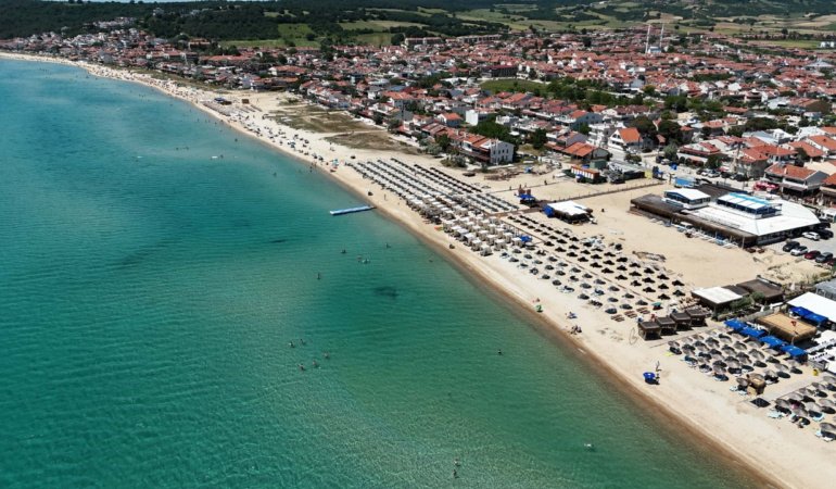 Edirne’de tatilciler sahillerden dönüşte uzun araç kuyrukları oluşturdu