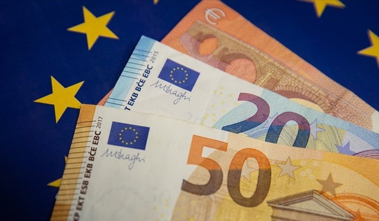 Euro Bölgesi'nde şirketlere verilen krediler ivme kazandı