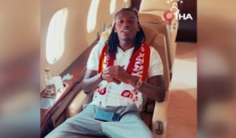 Galatasaray’ın yeni transferi Rafael Leao'dan taraftara Türkçe mesaj (Video)