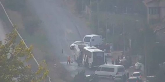 Havalimani-personelini-tasiyan-servis-otobusu-devrildi-18-yarali-featured