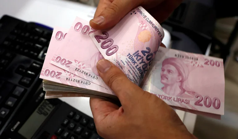İstihdamını koruyan firmaya çift destek! 250 milyar liralık kredi paketi: Çalışan başına aylık 3 bin 500 lira prim desteği