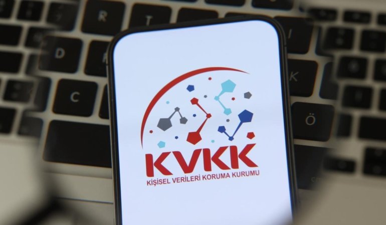 KVKK'dan canlı maç yayını izlemek için açık rıza şartı koşan platforma ceza