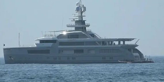 Rus-milyarderin-250-milyon-dolarlik-mega-yati-Kusadasinda-featured