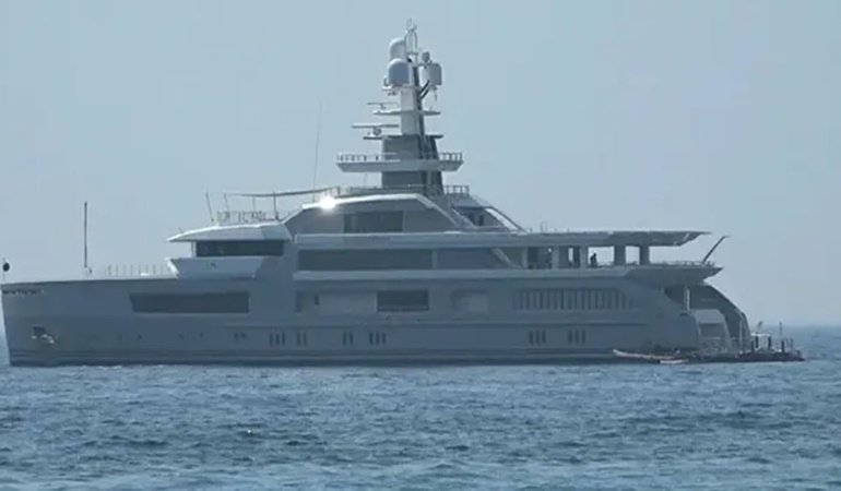 Rus milyarderin 250 milyon dolarlık mega yatı Kuşadası’nda