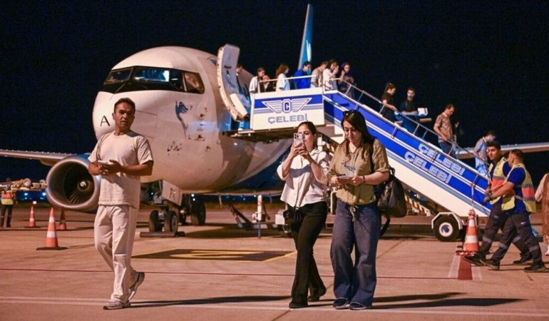 Tahran ile Van arasında direkt uçak seferleri başladı