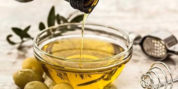 Yeni-hasat-sezonuna-stokla-giren-zeytin-ureticisi-Zeytin-dalda-kalabilir-featured