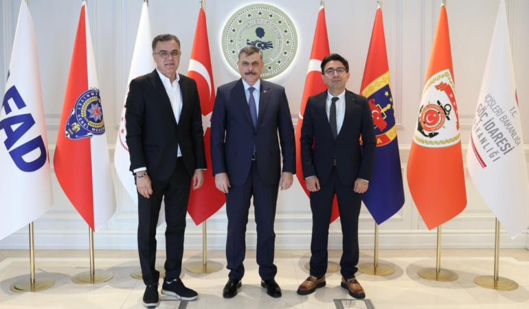Yunus Derebağ’dan Bakan Mustafa Çiftçi’ye ziyaret