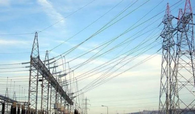2030 hedefleri tıkandı: İngiltere'de geciken altyapı projeleri tüketiciye pahalıya patlayacak