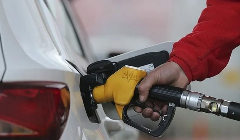 Almanya’da benzin fiyatlarında rekor