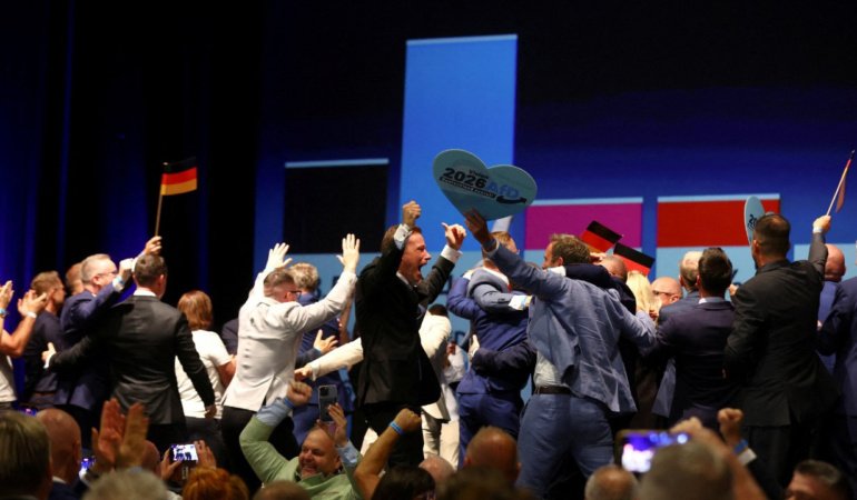 Almanya’da seçim depremi: AfD açık farkla birinci oldu