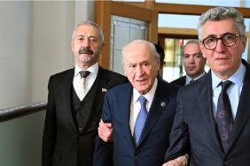 Bahceli-devreye-girdi-Sarallar-ve-Sahinler039den-MHP-merkezinde-baris-pozu-featured