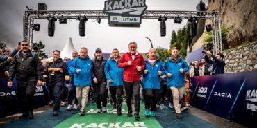 Bakan-Osman-Askin-Bak-Kackar-BY-UTMB-ile-Rize-dunyanin-spor-turizm-vitrinine-cikacak-featured