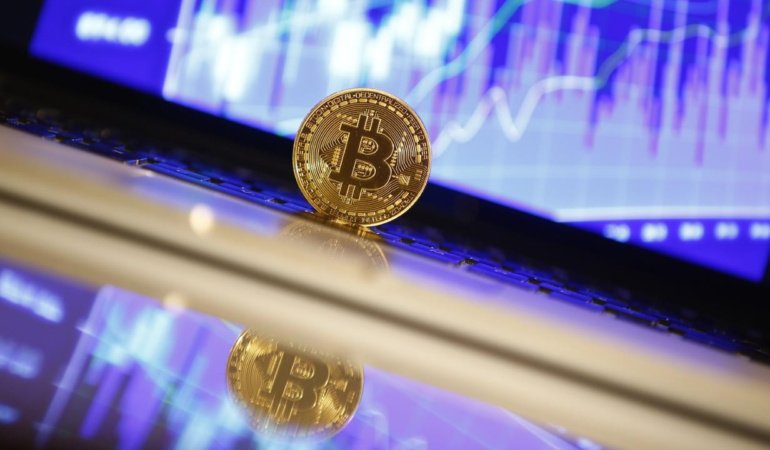 Bitcoin 8 ayın zirvesine çıktı: 84 bin doları gördü