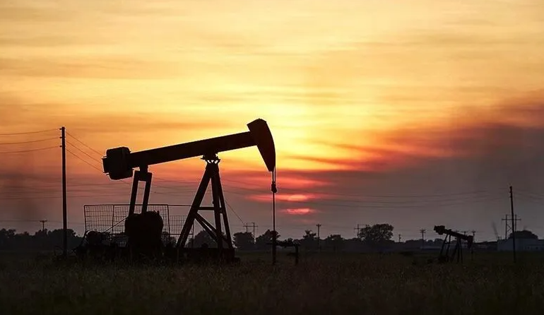 Brent petrol 101 dolara geriledi