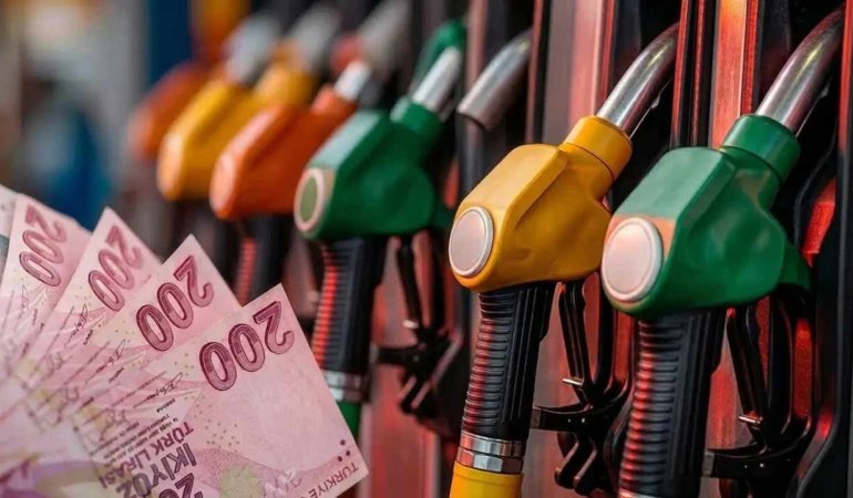 Bu gece akaryakıta tarihin en büyük zammı geliyor