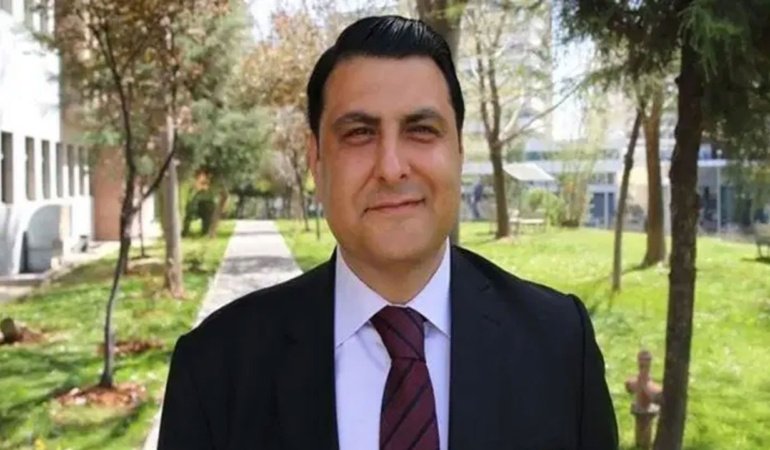 CHP'den AK Parti'ye geçen Şehitkamil Belediye Başkanı, meclis üyelerinden uyuşturucu testi istedi