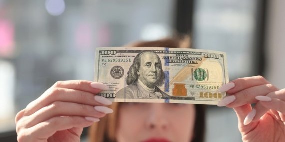 Cebinizdeki-100-dolarda-bu-isaret-varsa-degeri-binlerce-dolari-buluyor-featured