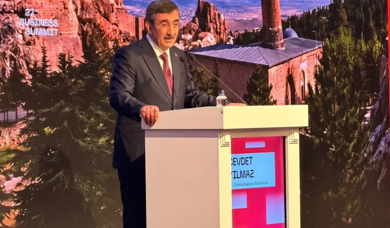 Cevdet Yılmaz’dan ekonomi mesajı: Büyümede yüzde 5 hedefi vurgusu