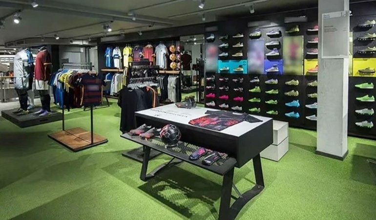 Dev spor markası Nike yatırımcısın üzdü: S&P 100 endeksinden çıkarılıyor