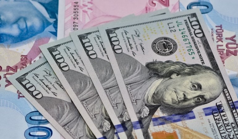 Dolar rekor kırdı: Euro şaha kalktı