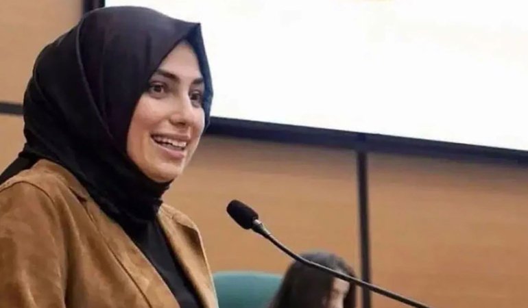Dün tahliye olan İBB Meclis Üyesi Amine Cansu Çelik CHP'den istifa etti