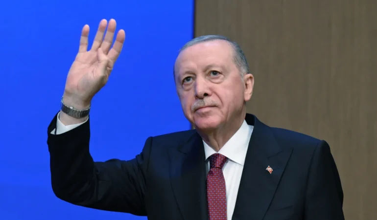 Fitch'ten fon krizi sonrası Türkiye açıklaması: Sistemik risk beklenmiyor