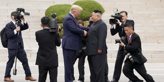 Guney-Kore-ABD-Baskani-Trump-ve-Kuzey-Kore-lideri-Kim-quother-anquot-gorusebilir-featured