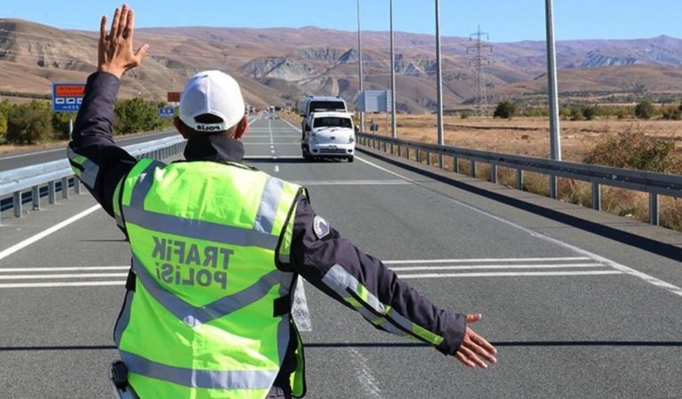 Karayollarında kritik uyarı: Çok sayıda güzergâhta şerit ve yol değişikliği yapılacak