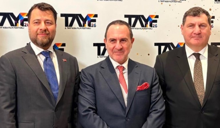 Krizin içinden dikkat çekenler