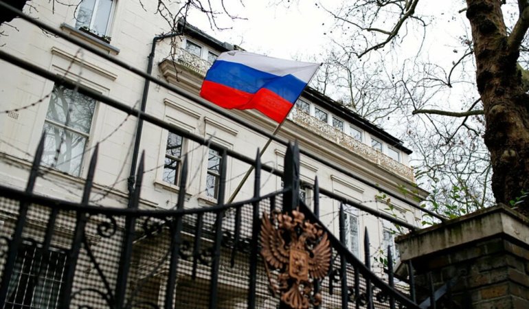 Macaristan'dan 10 Rus diplomata "ülkeyi terk edin" talimatı