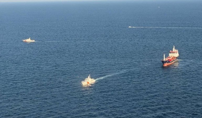 Marmara'da çarpışan gemilerin telsiz konuşması: 'Alsu iskeleye kır demiştim' (Video)