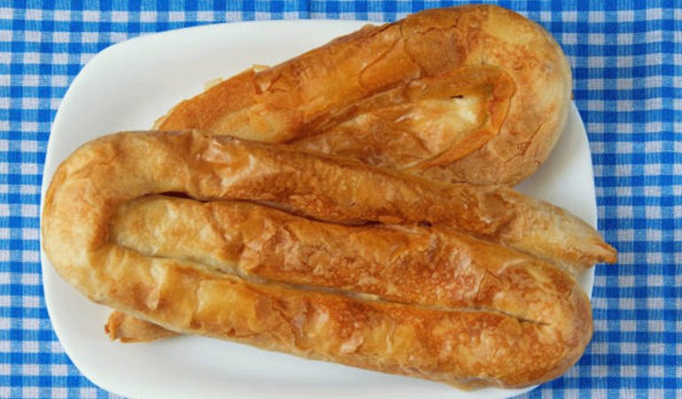 MasterChef'te börek düellosu: Elde açma kıymalı kol böreği nasıl yapılır? Kıymalı kol böreği tarifi