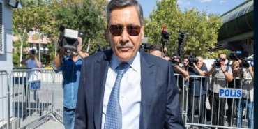 Melih-Gokcek039ten-Bulent-Arinc039a-039Davutoglu039-uzerinden-yanit-featured
