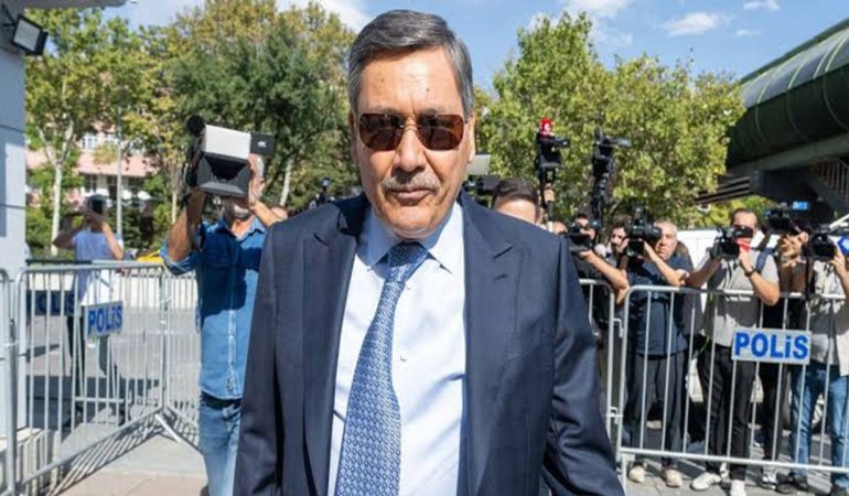 Melih Gökçek'ten Bülent Arınç'a 'Davutoğlu' üzerinden yanıt