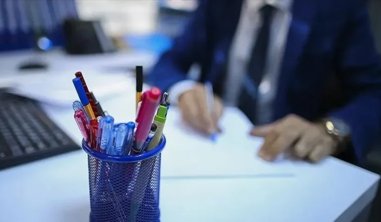 Memurlar için yeni dönem başlıyor: Zorunlu eğitim geliyor