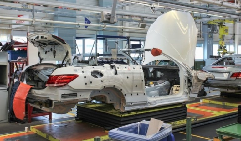 Mercedes zorda kaldı: 2 fabrikaya kilit vurulacak