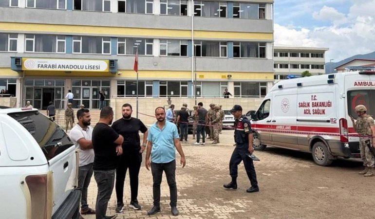 Osmaniye'de okul bahçesinde silahlı saldırı: Öğretmen hayatını kaybetti