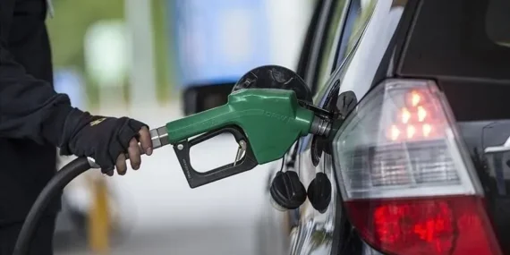 Petrol-uctu-gozler-tabelada-Akaryakita-yeni-zam-sinyali-featured