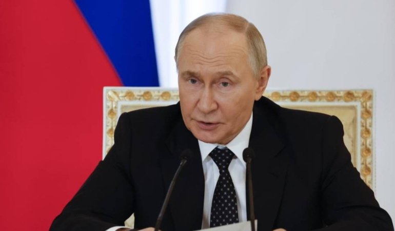 Putin: Batı liderliğini yeniden kazanmak için her türlü yola başvuruyor