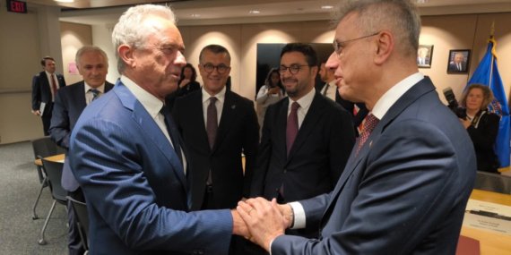 Saglik-Bakani-Memisoglu-ABD-Saglik-Bakani-Kennedy-ile-bir-araya-geldi-featured
