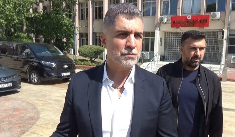 Sanatçı Özcan Deniz, kardeşlerinin hakaret davasında ifade verdi