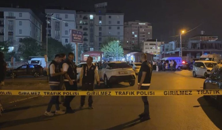 Sultanbeyli'de DEAŞ operasyonunda polise ateş açan şüpheli etkisiz hale getirildi