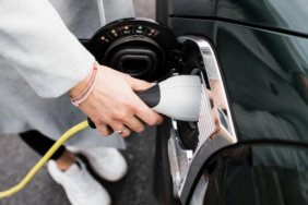 TUIK-verileri-Turkiyede-elektrikli-otomobil-sayisi-472-bini-asti-featured
