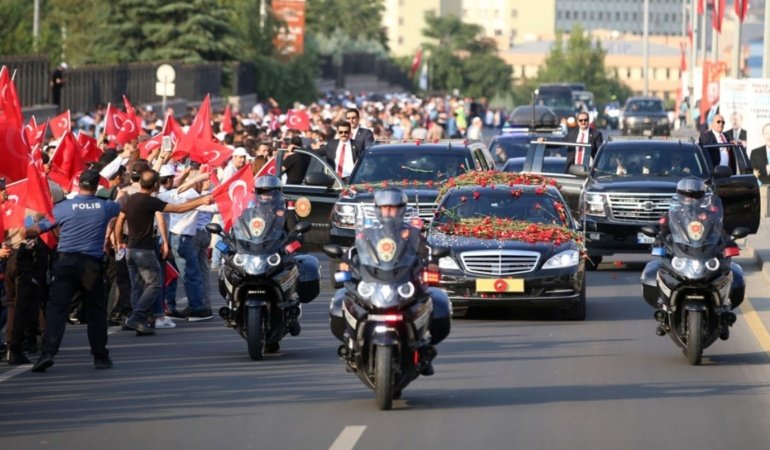 Tasarruf sözde kalıyor, genelgeler bitmiyor