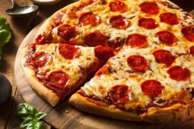 Turkiye039de-boykot-listesinde-yer-aliyordu-Unlu-pizzacinin-fisi-cekildi-featured