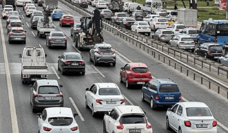 Türkiye'de yeni dönem: Trafikteki sayıları 472 bini aştı