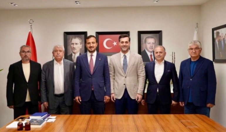 Üsküdar'da seçim öncesi denge değişti: 3 üye gözaltına alındı, 4'ü AK Parti'ye geçti